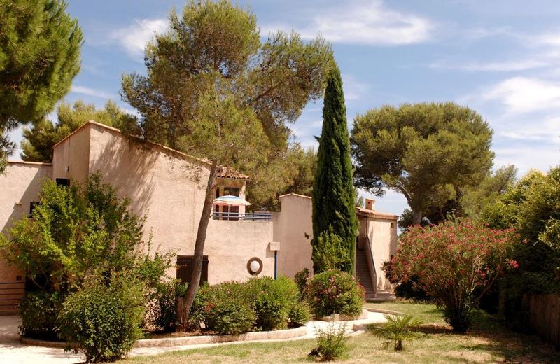 RESIDENCIA LES MIMOSAS