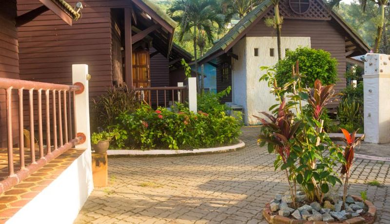Naithon Beach Resort