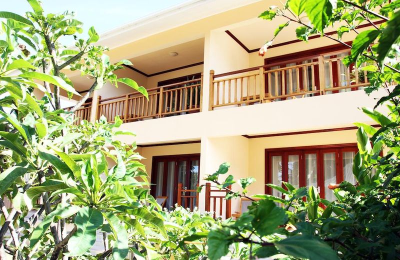 Pirogue Lodge