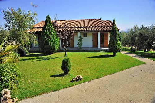 Villas Lefkothea