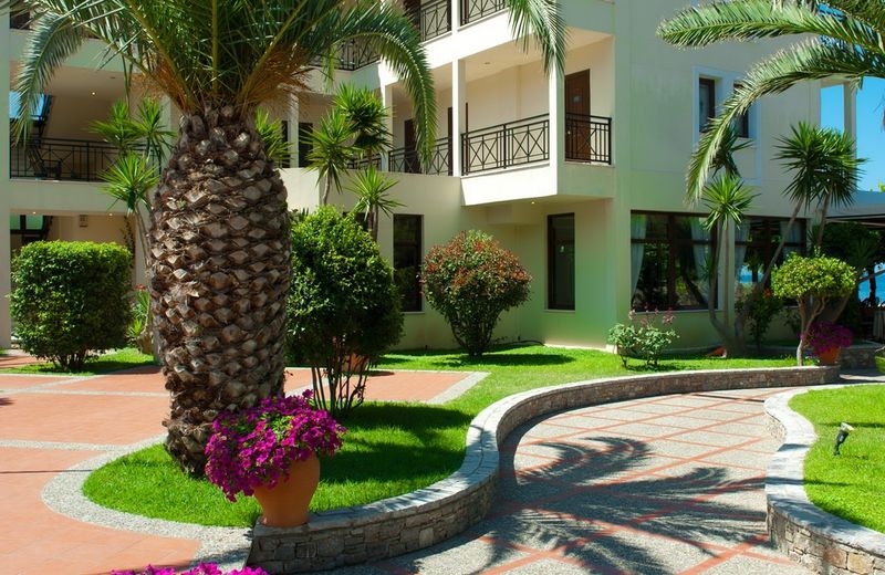 PHEIA, Vriniotis Resorts