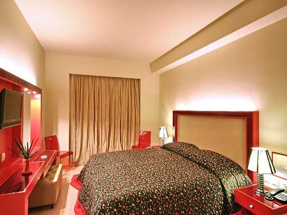 Lagadia 4 Seasons Hotel
