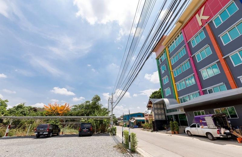 RoomQuest Suvarnabhumi Airport