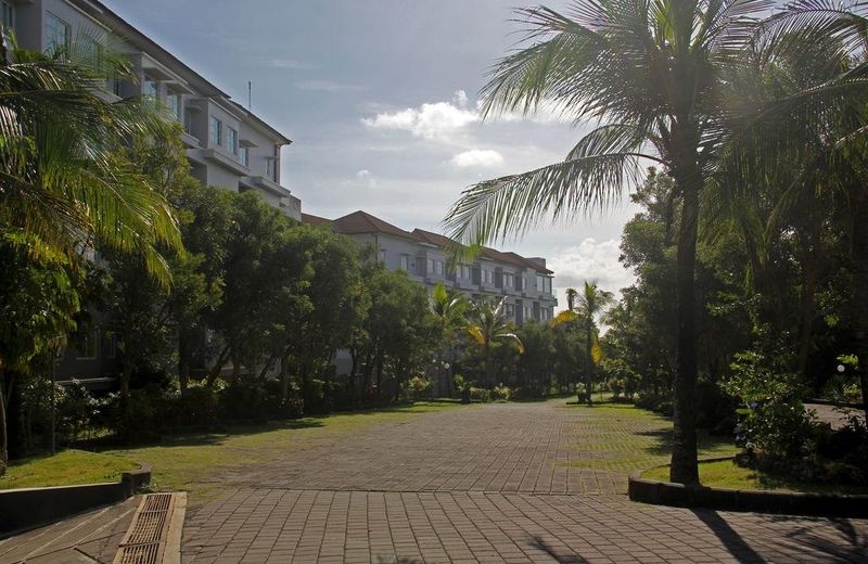 RedDoorz near Dreamland Beach Uluwatu