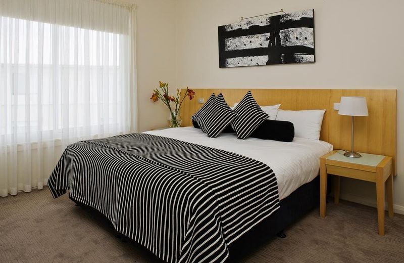 York Cove Holiday Hotel