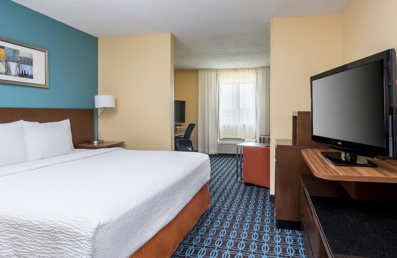 Fairfield Inn & Suites Victoria