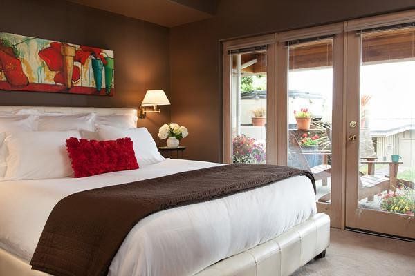 Three Tree Point Bed & Breakfast