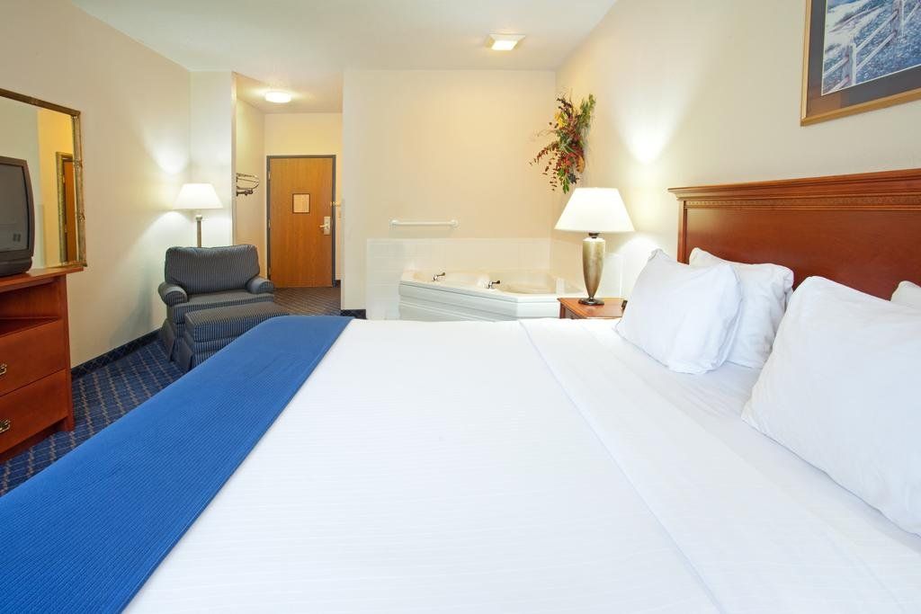 Holiday Inn Express & Suites La Porte, an IHG Hotel
