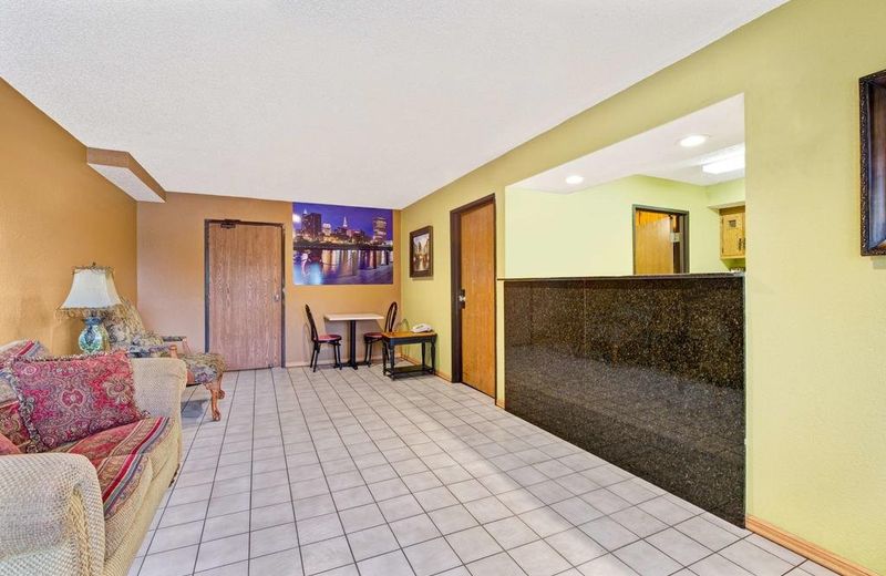 Super 8 by Wyndham Mentor/Cleveland Area