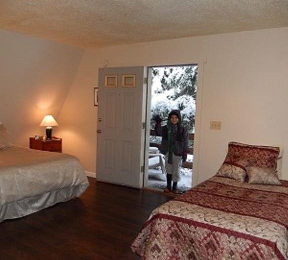 Mountain Meadows Inn