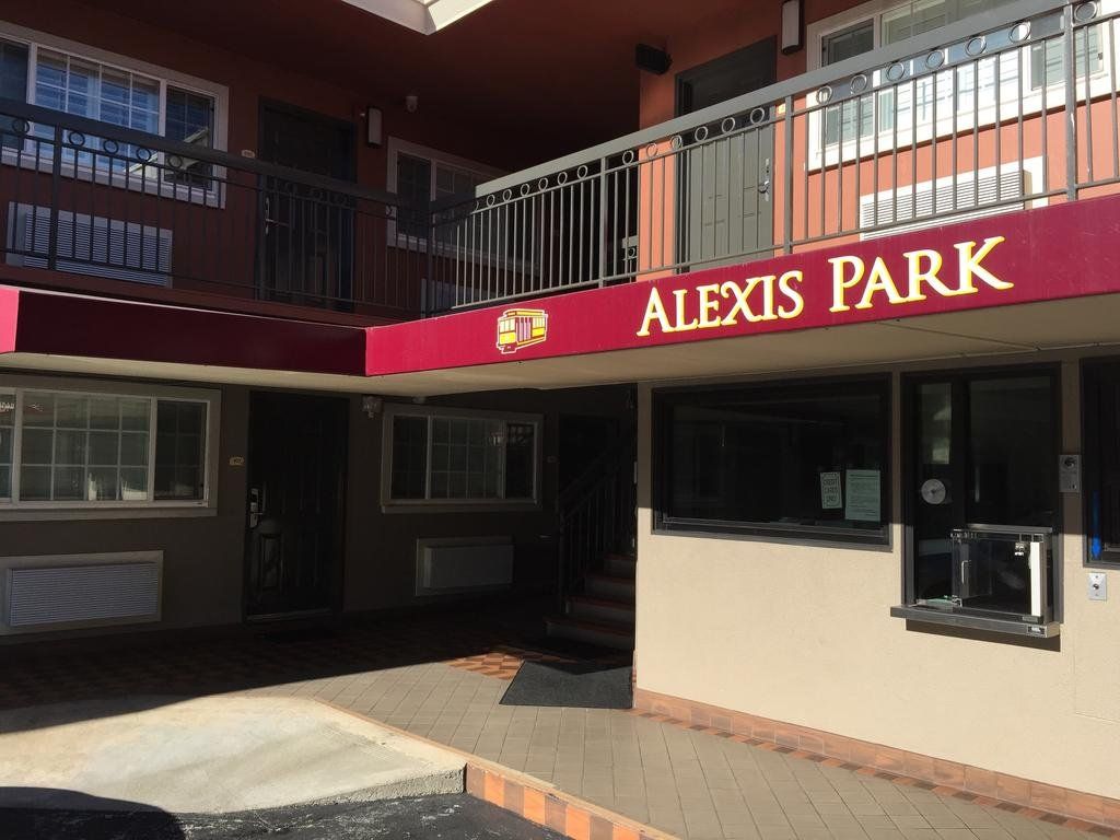 Alexis Park Hotel