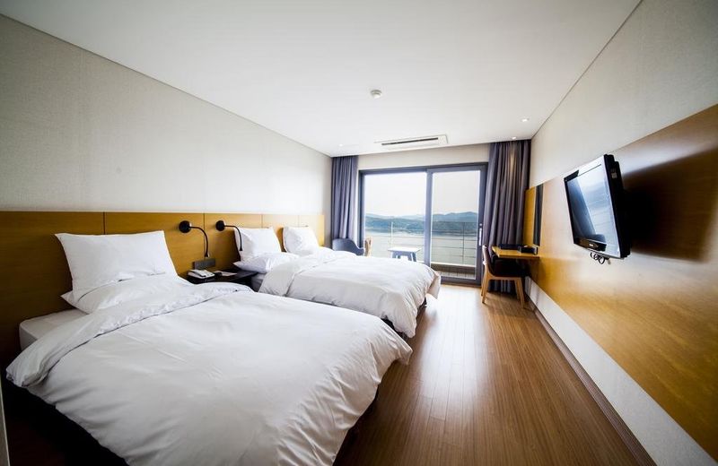 Asia Lakeside Hotel