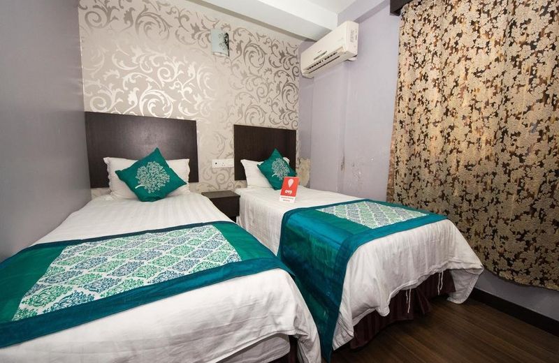 OYO 110 Cosmic Hotel