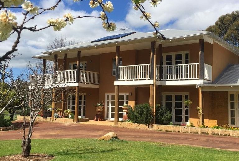 ERRAVILLA COUNTRY ESTATE