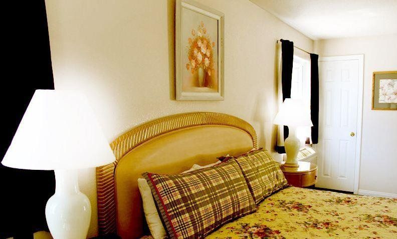 Solvang Inn & Cottages