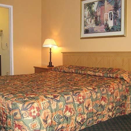 Magnolia Tree Hotel - Near Anaheim Convention Center