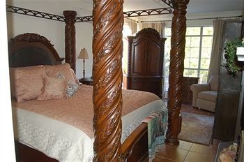 TUX CREEK INN