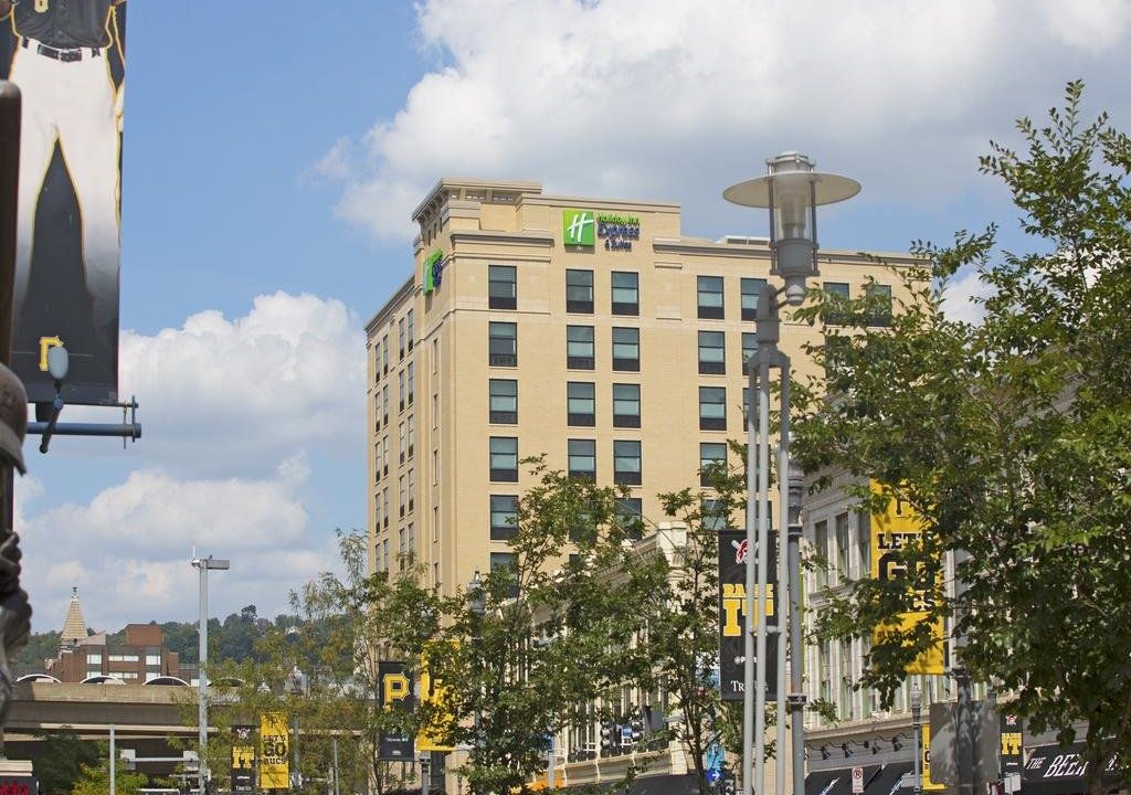 Holiday Inn Express & Suites Pittsburgh North Shore, an IHG Hotel