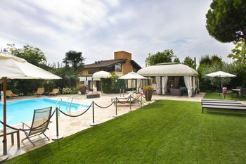 Vip's Motel Luxury Accomodation & Spa
