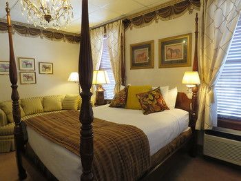 Altland House Inn & Suites