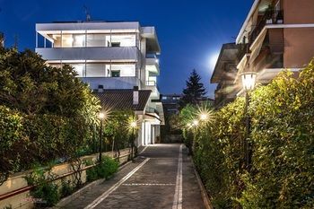 Outdoor Pictures 24