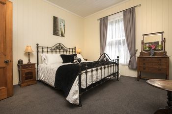 Sennen House Boutique Accommodation