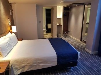 Holiday Inn Express Wakefield, an IHG Hotel
