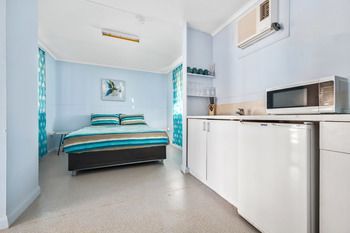 AAOK Lakes Resort and Caravan Park