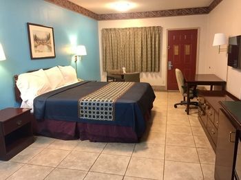 Texas Inn and Suites City Center at University Dr.