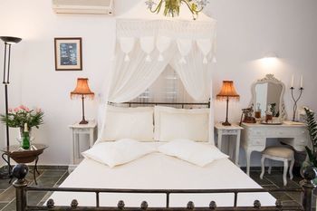 Nymfes Hotel