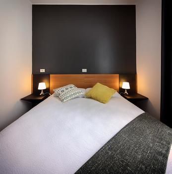Lainez Rooms & Suites