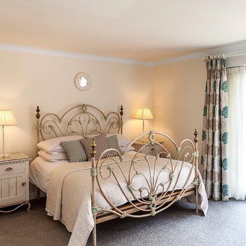 Wateredge Inn- The Inn Collection Group