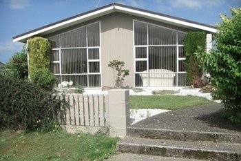 Ascot Holiday Home