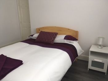 Host Liverpool - Rooms in a spacious CoLiving and CoWorking home with garden, and parking close to centre