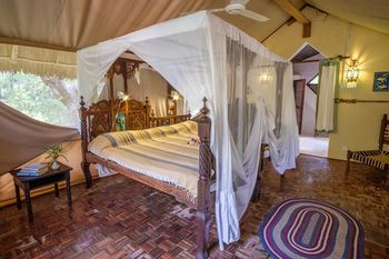 Mkoma Bay Tented Lodge