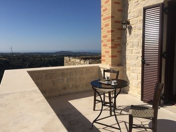 Dim Art Stone House