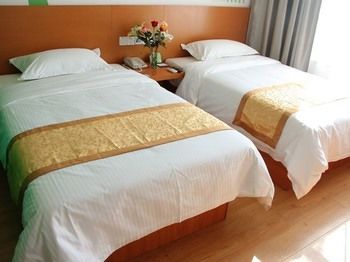 Vatica Tianjin JingHai Bus Station Home World Plaza Hotel