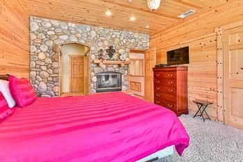 Bear Loop Estate - 1 FREE Ski/Board Rental! Pool Table/Hot Tub/WF