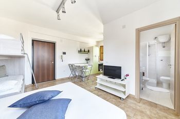 Specchio Apartment