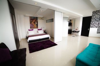 Hotel Conquest 33