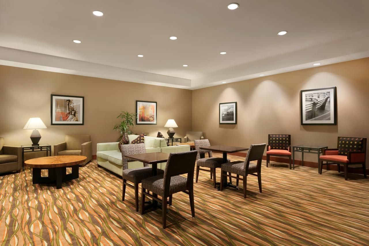 Hampton Inn New York - LaGuardia Airport