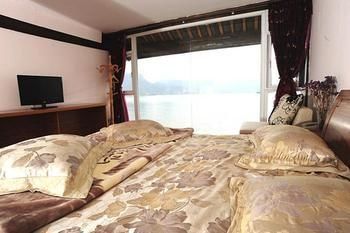 Lijiang Lugu Lake Nv'er Garden Hotel