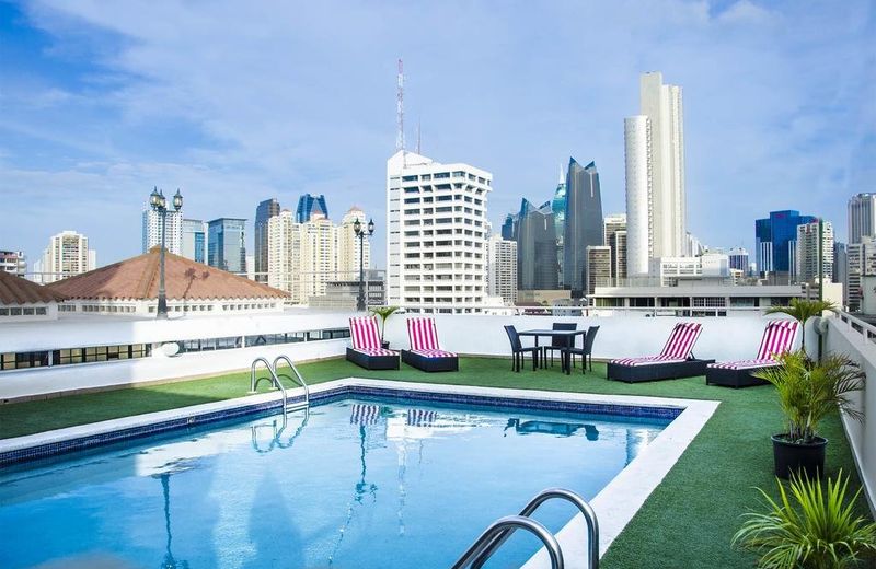Aparthotel Sevilla Suites