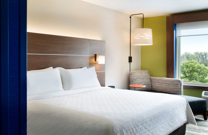 Holiday Inn Express Calhoun South, an IHG Hotel