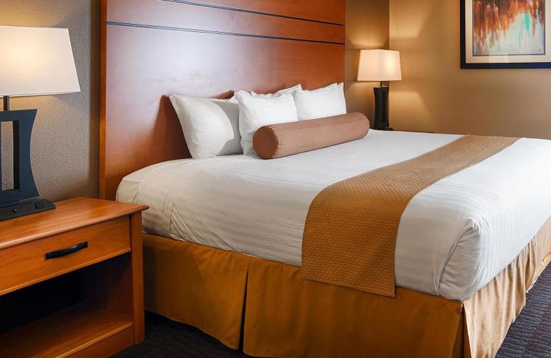 Best Western Plus Hill Country Suites - San Antonio