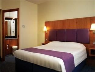 Premier Inn Halifax South