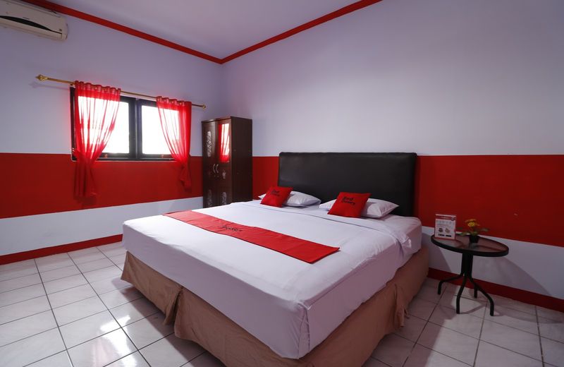 RedDoorz Plus @ Samratulangi Manado