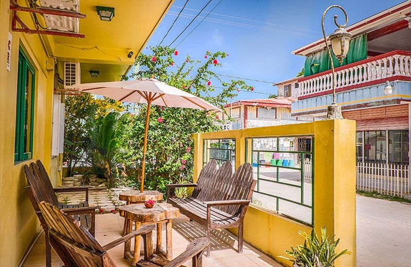 Caye Caulker Plaza Hotel