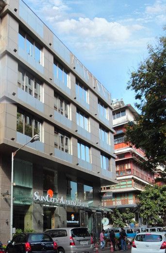 Hotel Suncity Apollo, Colaba