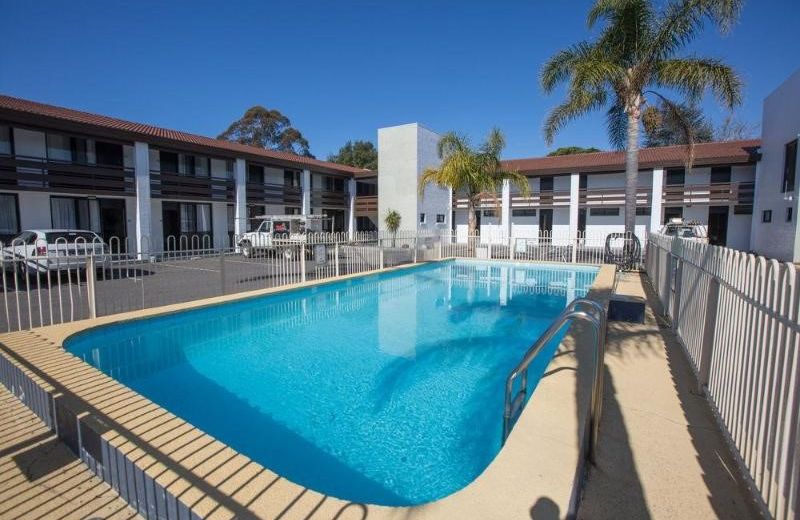 Econo Lodge Hacienda International